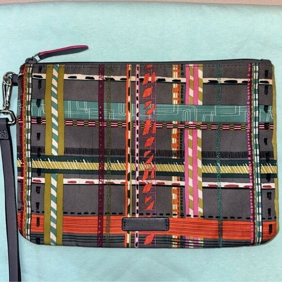 Vera Bradley City Plaid Midtown Gray Multi Nylon Wristlet Pouch